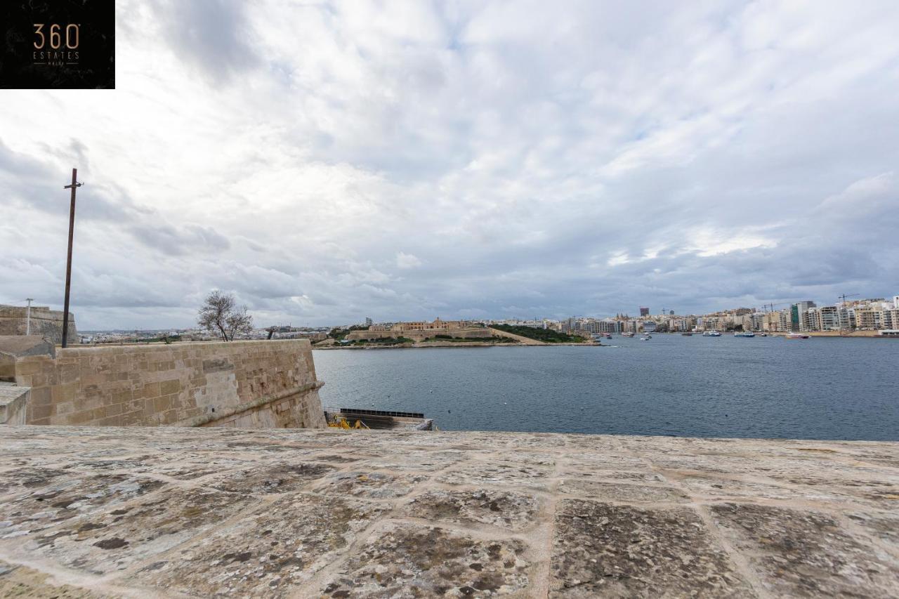 Seafront - Top Location, Top Floor With Wifi & Ac By 360 Estates La Valeta Exterior foto