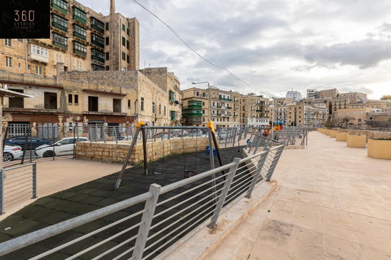 Seafront - Top Location, Top Floor With Wifi & Ac By 360 Estates La Valeta Exterior foto