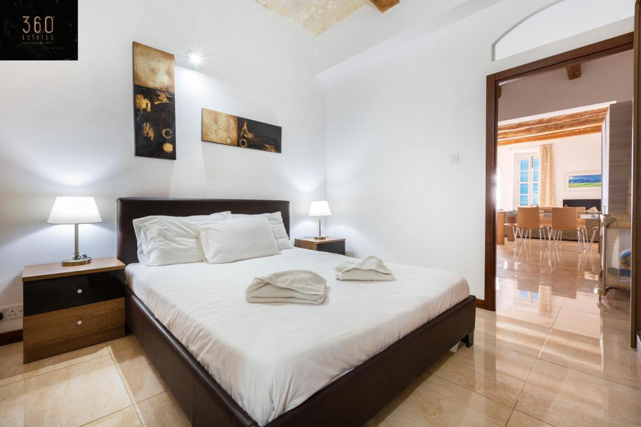 Seafront - Top Location, Top Floor With Wifi & Ac By 360 Estates La Valeta Exterior foto